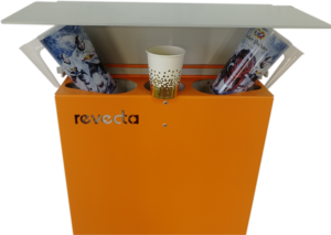 So könnte der Bechereinwurf aussehen.